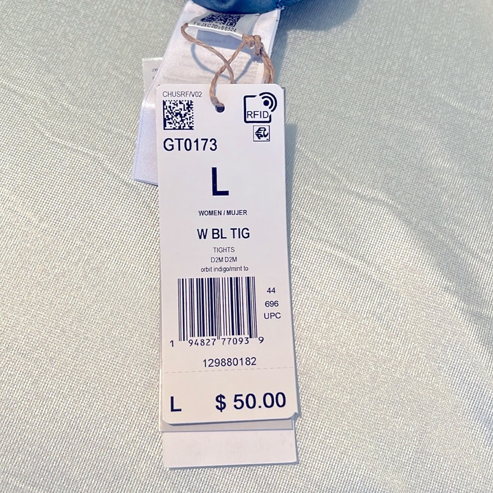 NWT Adidas leggings - size L - Picture 2 of 4